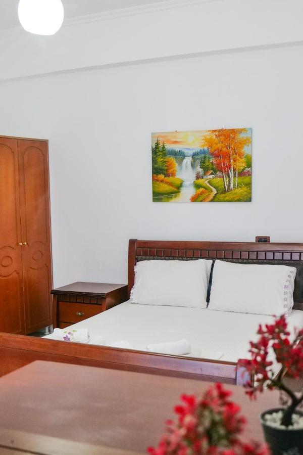 קסאמיל Guest House Gerard מראה חיצוני תמונה