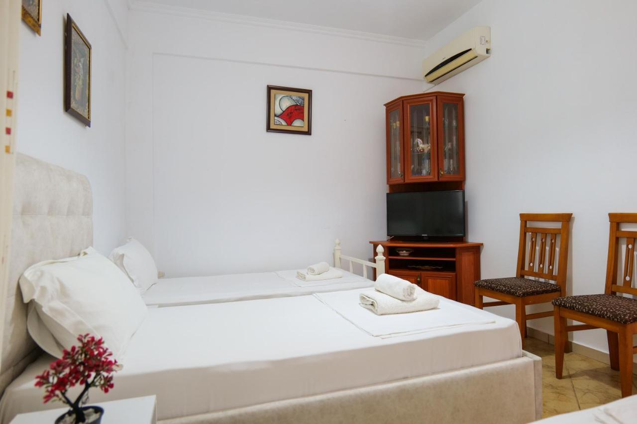 קסאמיל Guest House Gerard מראה חיצוני תמונה