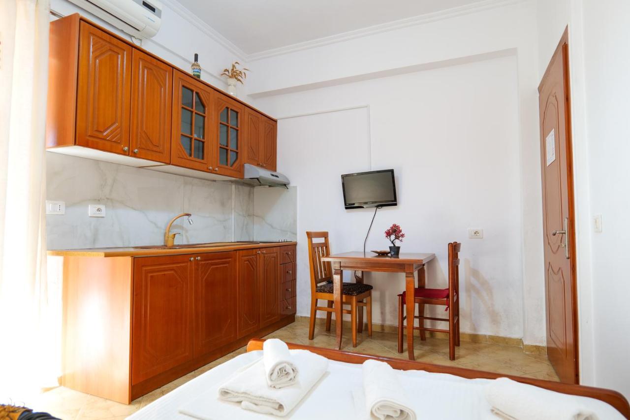 קסאמיל Guest House Gerard מראה חיצוני תמונה