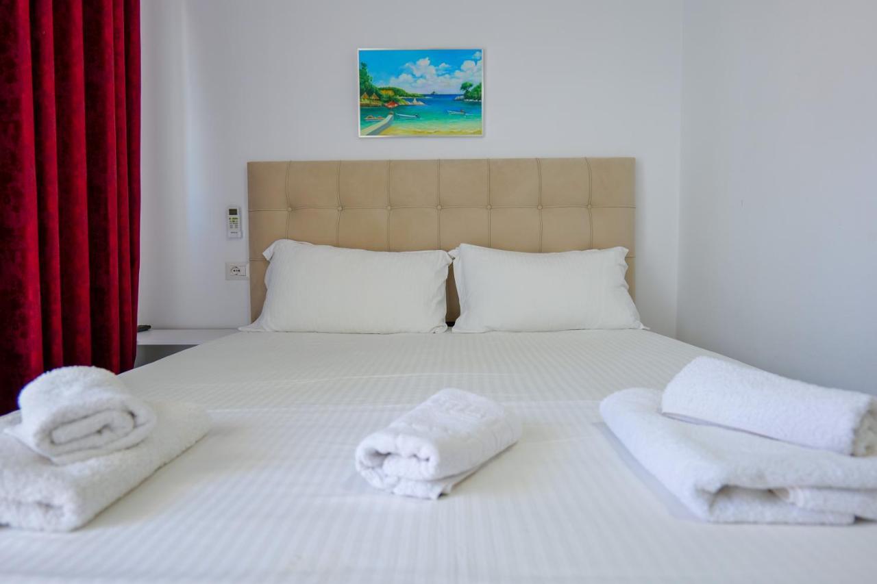 קסאמיל Guest House Gerard מראה חיצוני תמונה