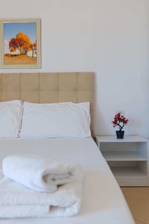 קסאמיל Guest House Gerard מראה חיצוני תמונה