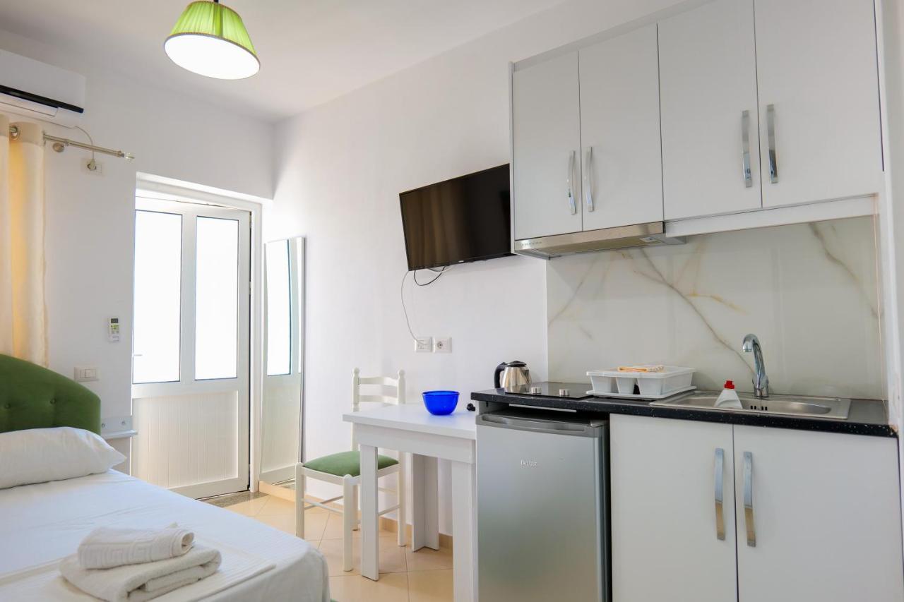 קסאמיל Guest House Gerard מראה חיצוני תמונה