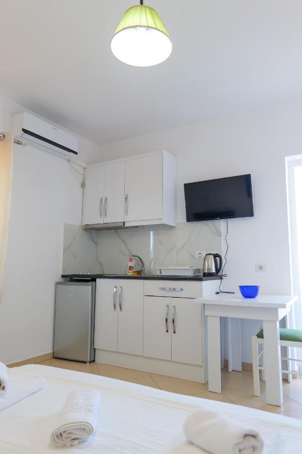 קסאמיל Guest House Gerard מראה חיצוני תמונה