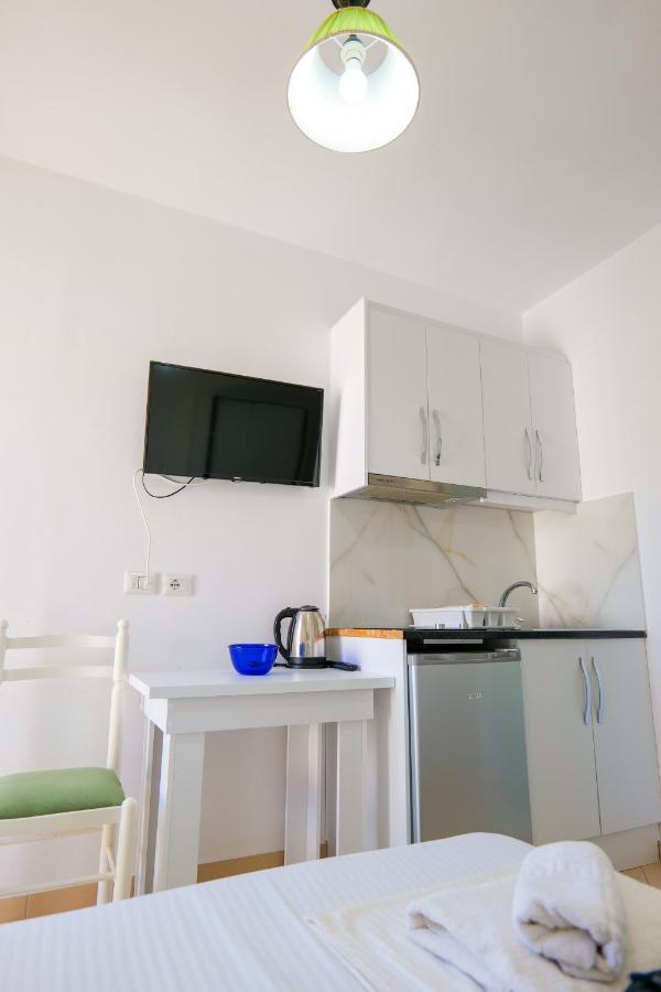 קסאמיל Guest House Gerard מראה חיצוני תמונה