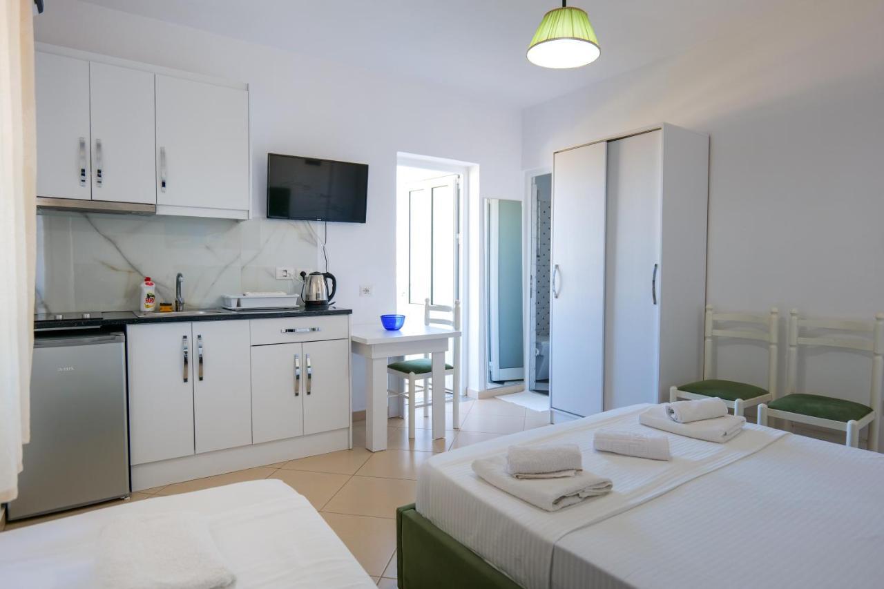 קסאמיל Guest House Gerard מראה חיצוני תמונה