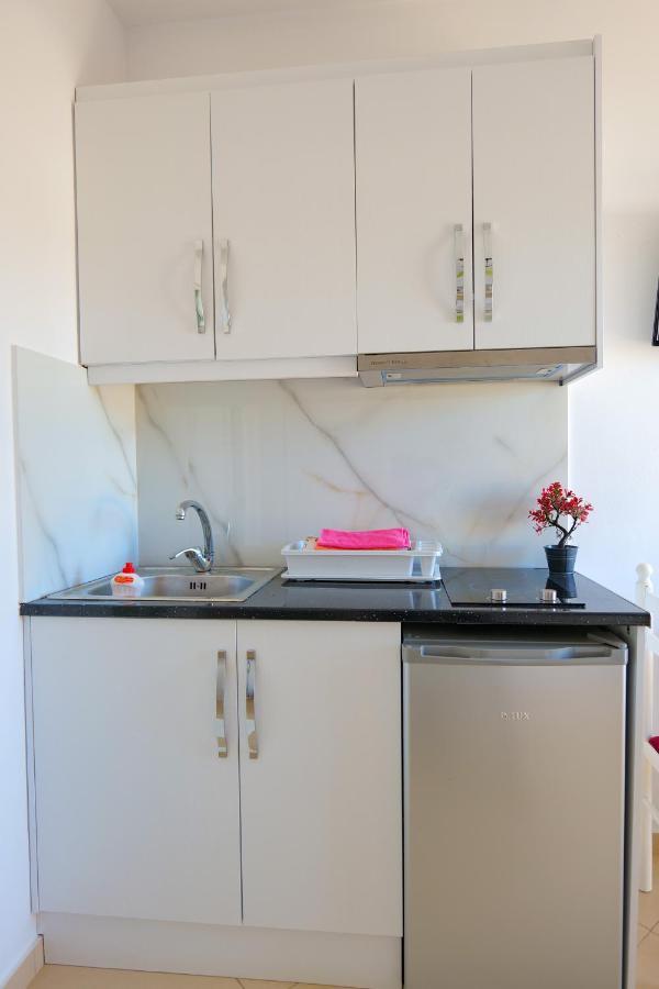 קסאמיל Guest House Gerard מראה חיצוני תמונה