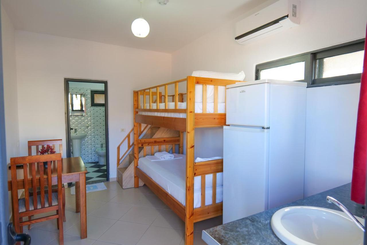 קסאמיל Guest House Gerard מראה חיצוני תמונה