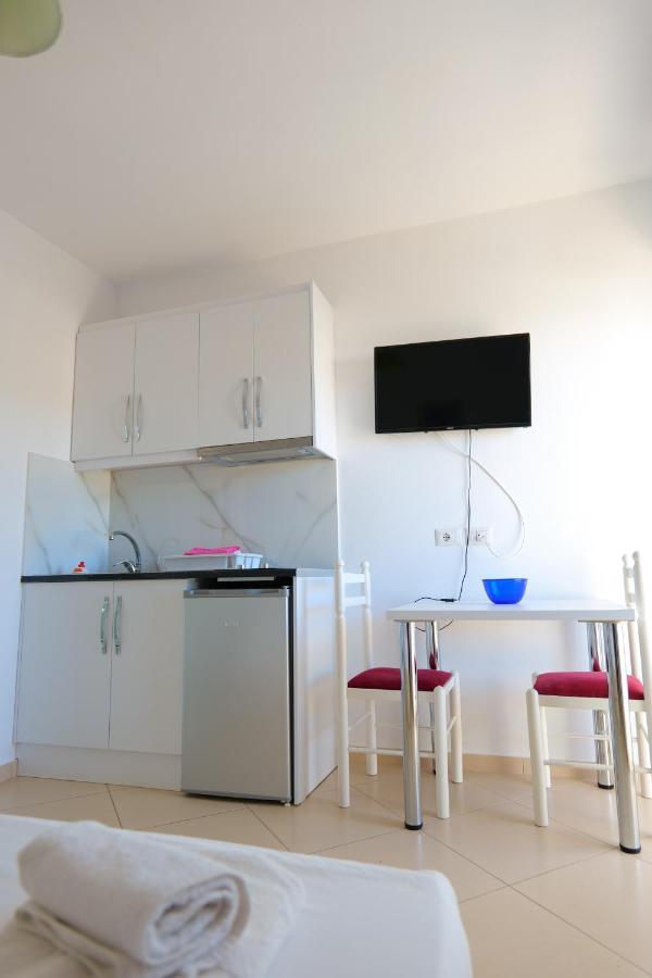 קסאמיל Guest House Gerard מראה חיצוני תמונה