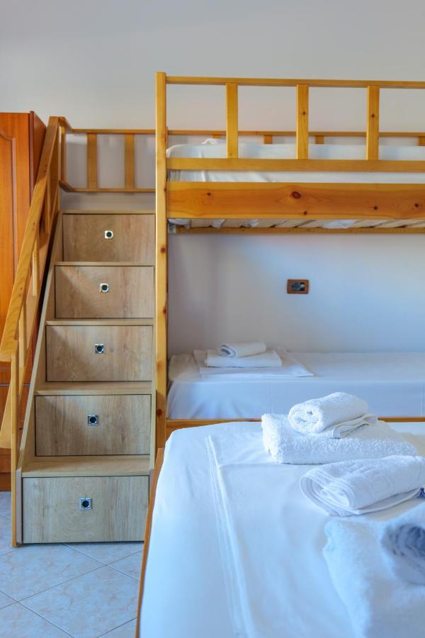 קסאמיל Guest House Gerard מראה חיצוני תמונה