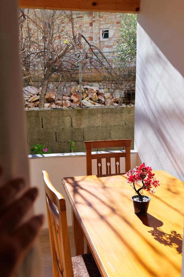 קסאמיל Guest House Gerard מראה חיצוני תמונה