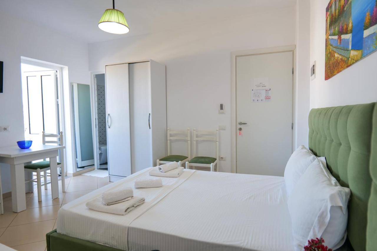 קסאמיל Guest House Gerard מראה חיצוני תמונה