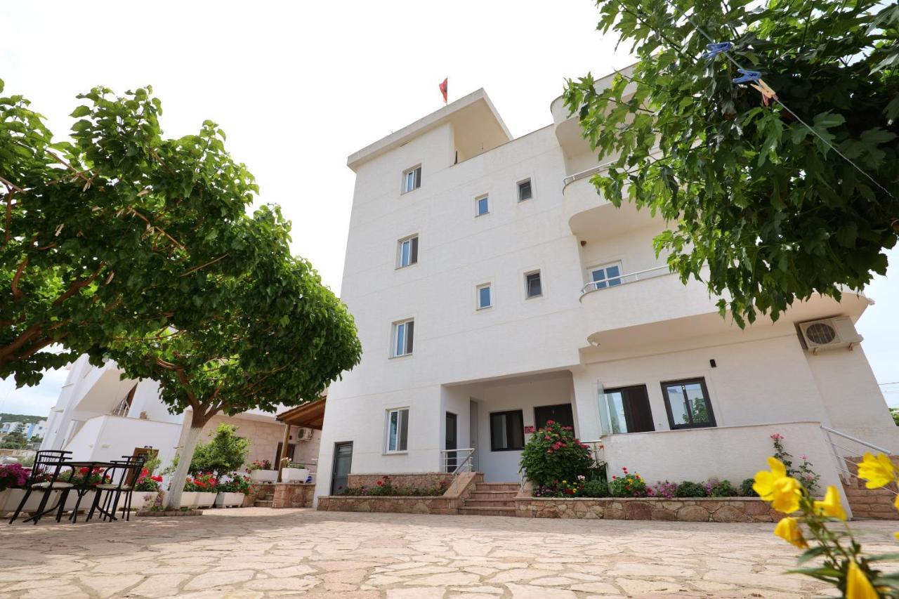 קסאמיל Guest House Gerard מראה חיצוני תמונה
