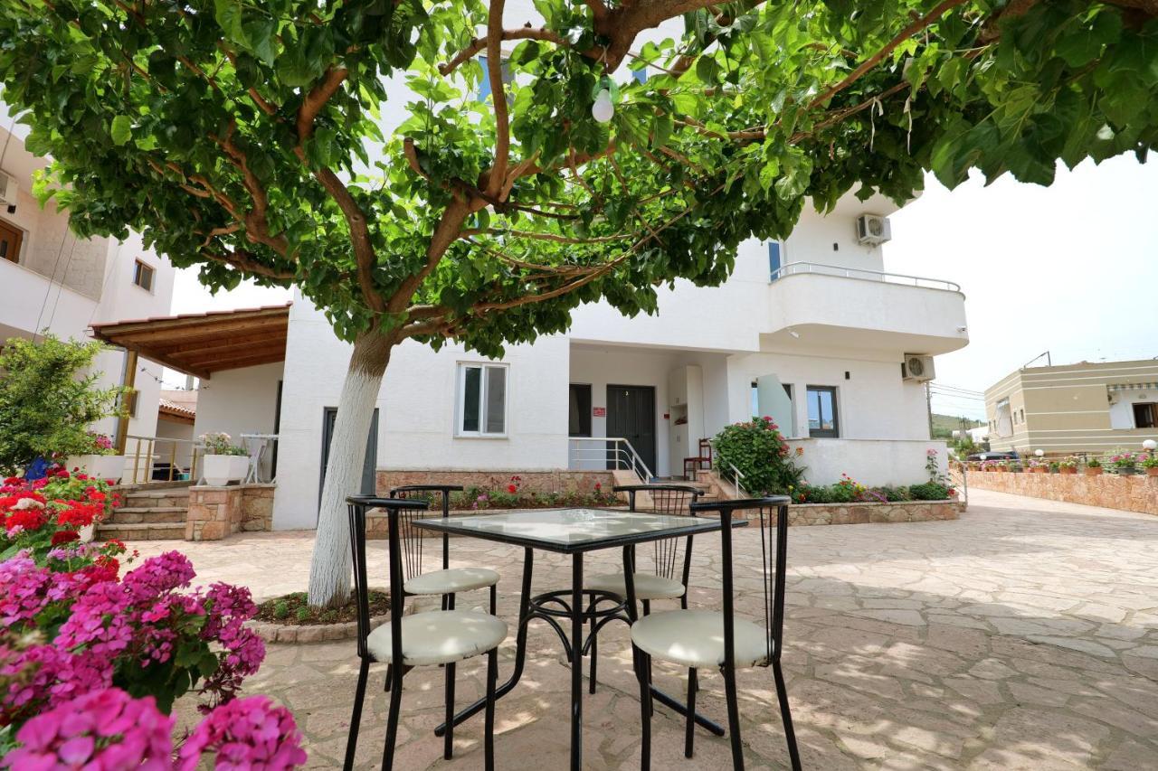קסאמיל Guest House Gerard מראה חיצוני תמונה