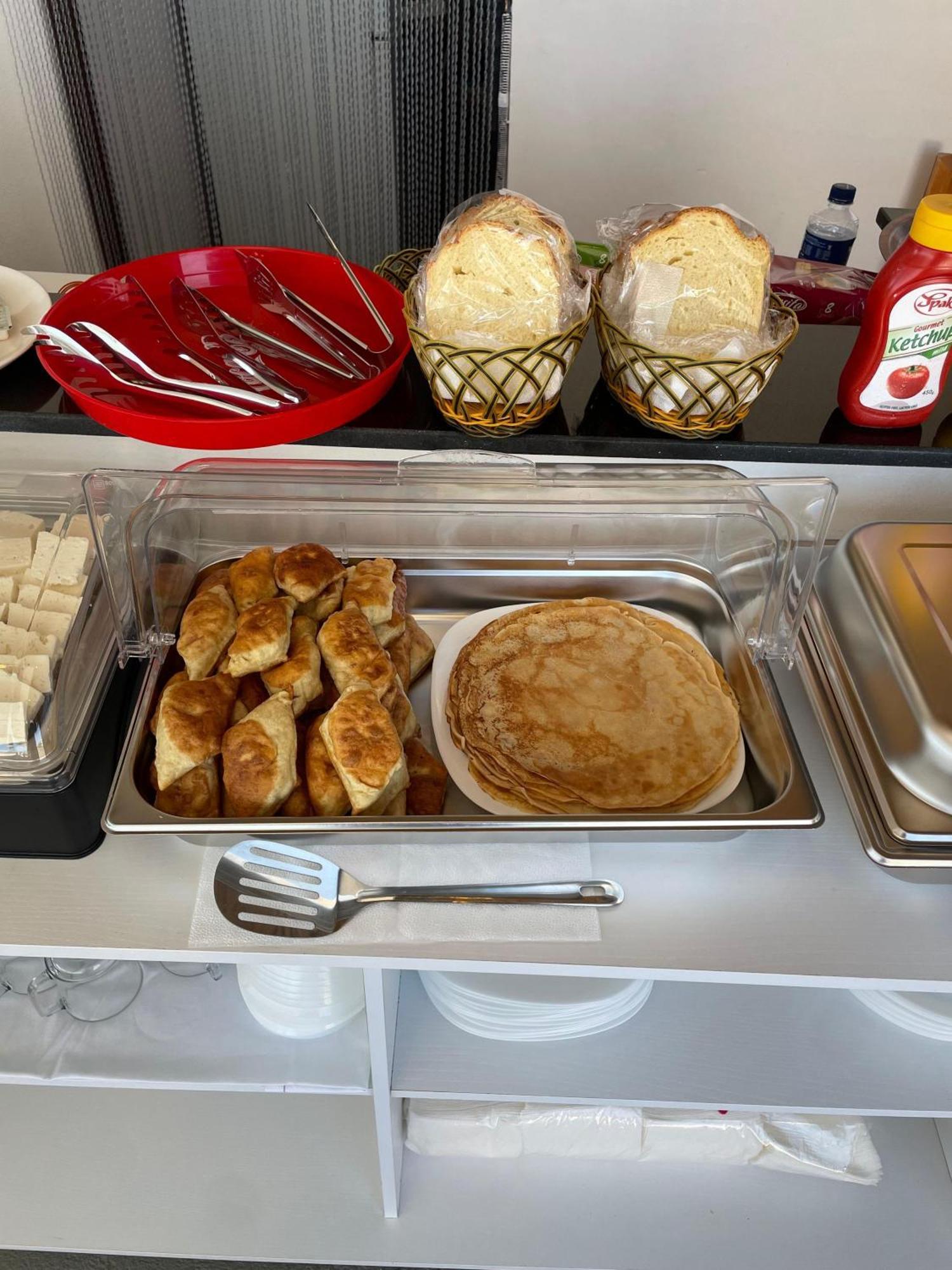 קסאמיל Guest House Gerard מראה חיצוני תמונה